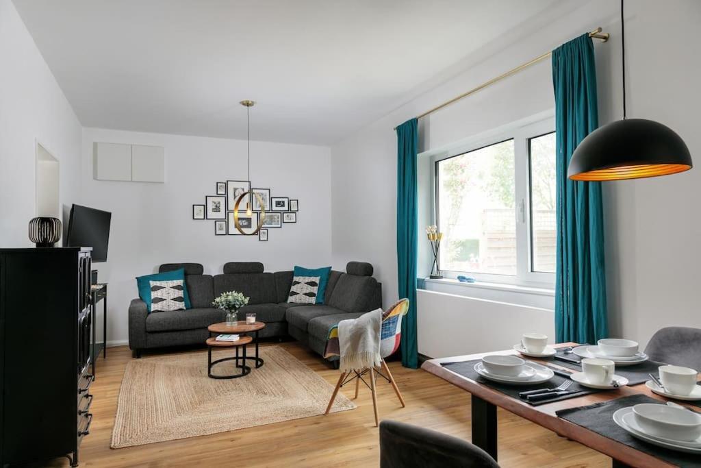 Charmantes Townhaus Mit Garten, W-Lan & Netflix Potsdam Exterior foto